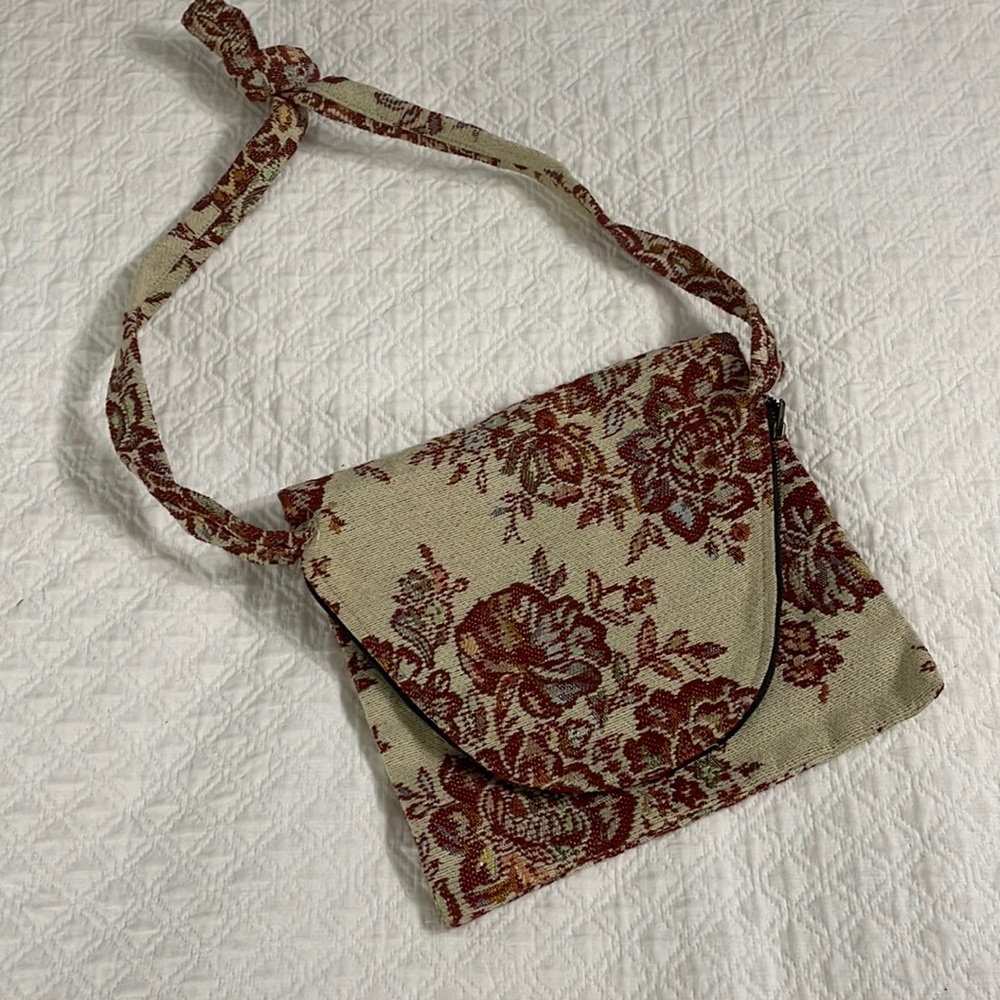 Tapestry boho hippie style hobo purse bag burgundy floral long strap cross body